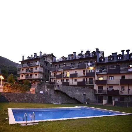 Pirineus Lejlighed Sort